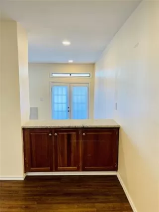 Photo #6: 21165431 Listing