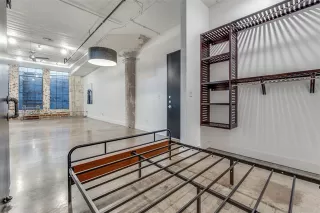 Photo #4: 21165589 Listing 