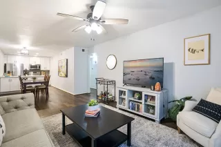 Photo #6: 21165893 Listing 