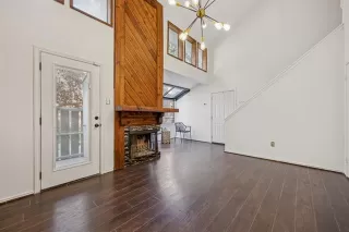 Photo #6: 21166107 Listing