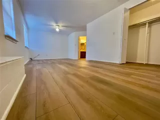 Photo #4: 21166475 Listing