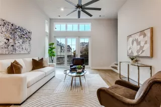 Photo #2: 21166575 Listing 