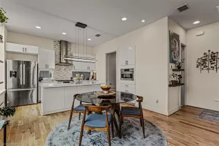 Photo #6: 21166671 Listing 