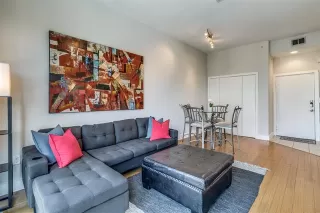 Photo #5: 21167132 Listing