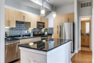 Photo #6: 21167132 Listing