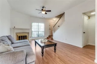 Photo #4: 21167655 Listing