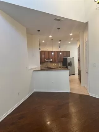 Photo #3: 21167740 Listing 