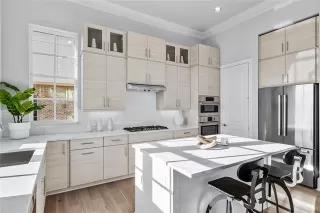 Photo #3: 21167968 Listing