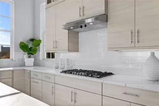 Photo #6: 21167968 Listing