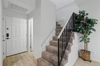 Photo #5: 21168129 Listing