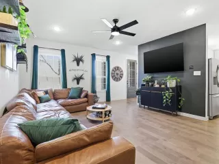 Photo #5: 21168608 Listing 