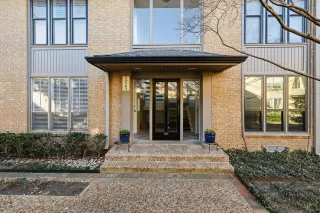 Photo #6: 21168635 Listing