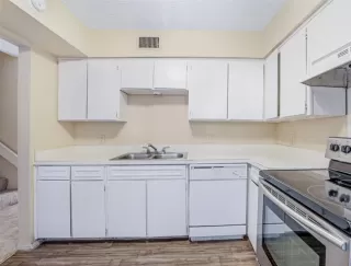 Photo #5: 21168834 Listing 