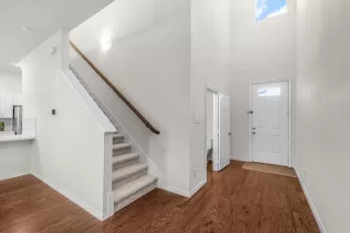 Photo #4: 21168950 Listing