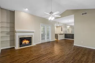 Photo #2: 21169190 Listing