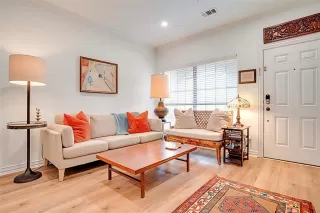 Photo #5: 21169706 Listing 