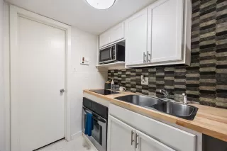 Photo #6: 21169870 Listing