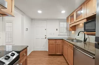 Photo #5: 21170178 Listing 