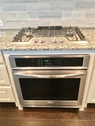 Photo #5: 21170461 Listing