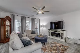 Photo #5: 21171146 Listing 