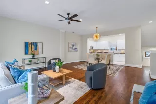 Photo #5: 21171204 Listing 