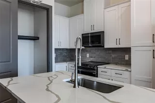 Photo #5: 21171427 Listing