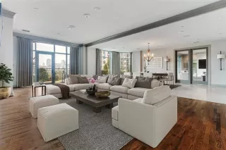 More Details about MLS # 21171875 : 2828 HOOD STREET #403