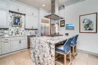 Photo #5: 21171875 Listing 