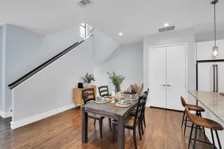 Photo #6: 21172012 Listing 