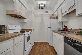 Photo #3: 21172248 Listing 