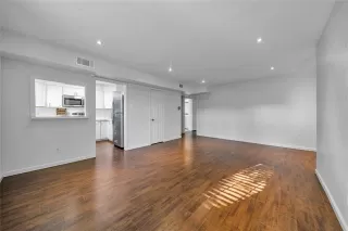 Photo #5: 21172586 Listing 