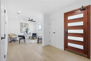 Photo #3: 21173074 Listing