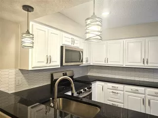 Photo #2: 21173936 Listing 