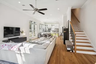 Photo #5: 21173962 Listing 