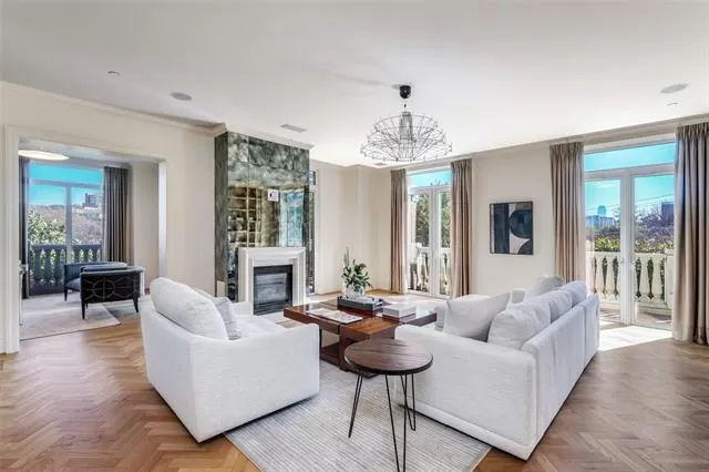 MLS: 21175398 Condo For Sale