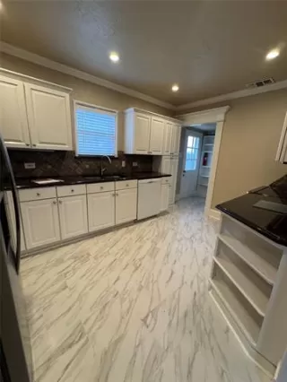 Photo #5: 21175823 Listing 