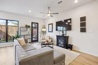 Photo #6: 21176079 Listing 