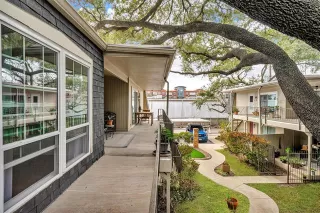 Photo #2: 21176185 Listing 