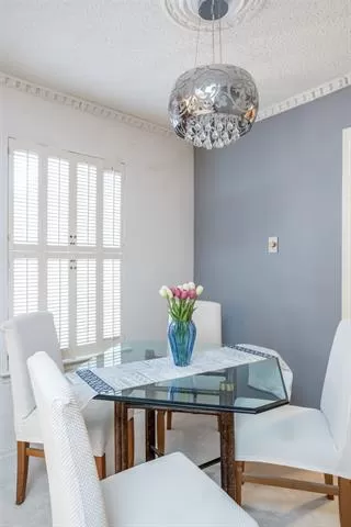 Photo #3: 21176453 Listing 