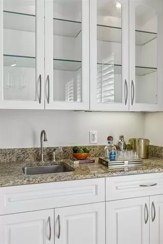 Photo #5: 21176744 Listing 