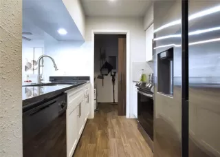 Photo #5: 21176998 Listing 