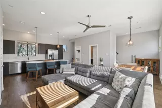 Photo #5: 21177374 Listing 