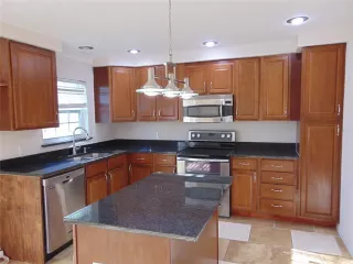 Photo #2: 21177471 Listing