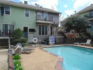 Photo #4: 21177471 Listing