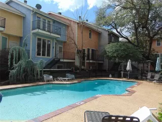 Photo #6: 21177471 Listing