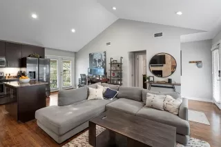 Photo #5: 21177546 Listing 