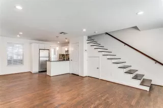 Photo #5: 21177575 Listing 