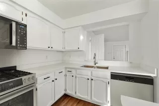 Photo #4: 21177820 Listing