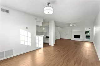 Photo #6: 21177820 Listing