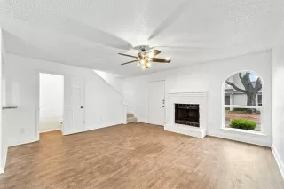 Photo #3: 21177824 Listing